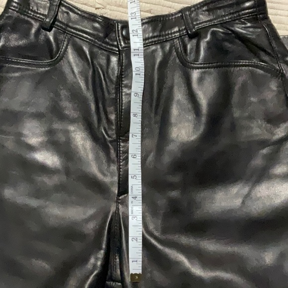 Danier leather sz 8 (vintage?) lined leather pants. Perfect condition!! - Picture 12 of 13